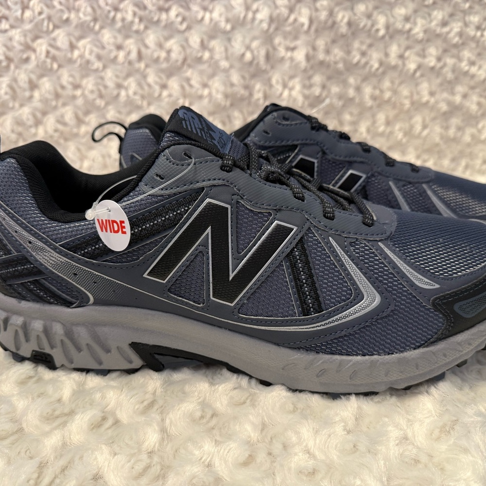 New Balance Men's Athletic Shoes - Gray and Black